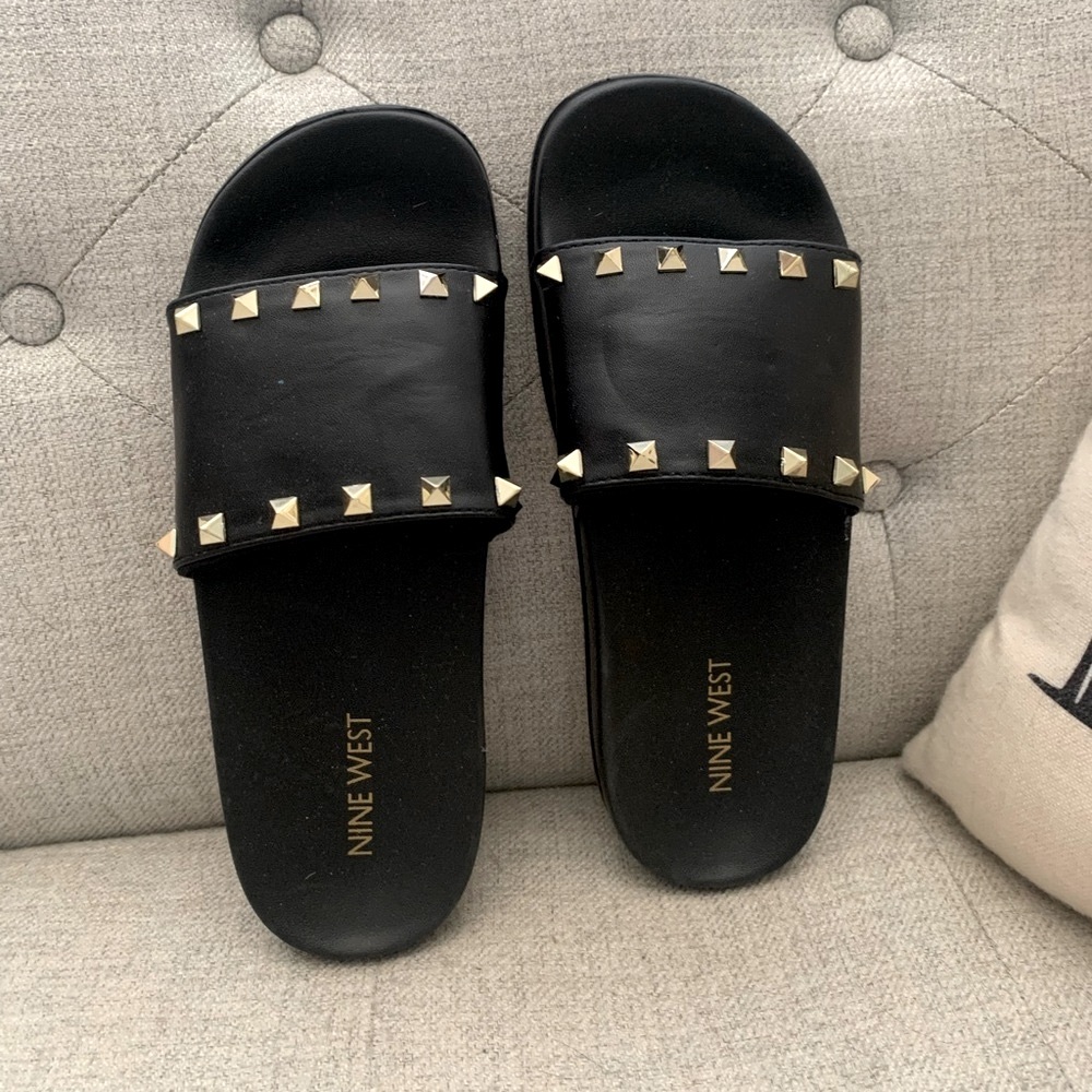 FREE 🚛✨ Black Studded Slide Sandals - NEVER WORN 👇🏼